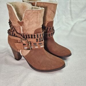 SkechersGray Suede Boots Calf Height With Button Detail  Size 9 NWOB